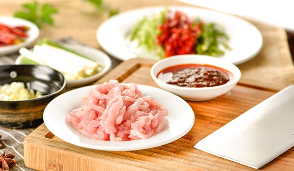 聰明人買豬肉偷偷看“章”,見到這個“形狀”,即使便宜也別冒險 聰明人買豬肉偷偷看“章”,見到這個“形狀”,即使便宜也別冒險